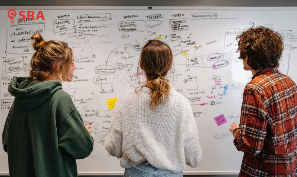Marketing giúp doanh nghiệp nắm bắt xu hướng, phản ứng nhanh với thị trường và liên tục đổi mới sản phẩm