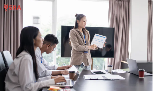 Đầu tư vào đào tạo và phát triển đội ngũ là nền tảng để duy trì chất lượng dịch vụ và thúc đẩy tăng trưởng dài hạn
