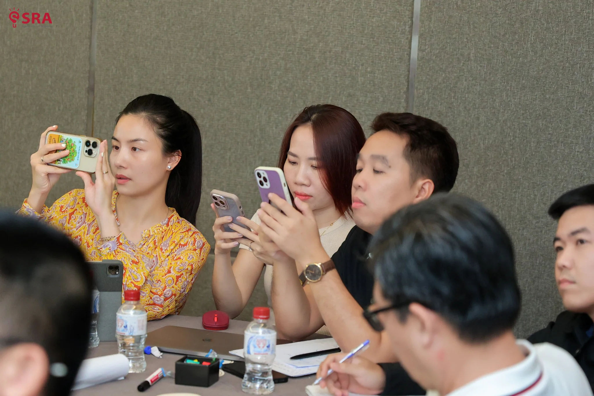 Học viên trình bày kết quả bài tập nhóm trong khóa Vận hành chuỗi trơn tru