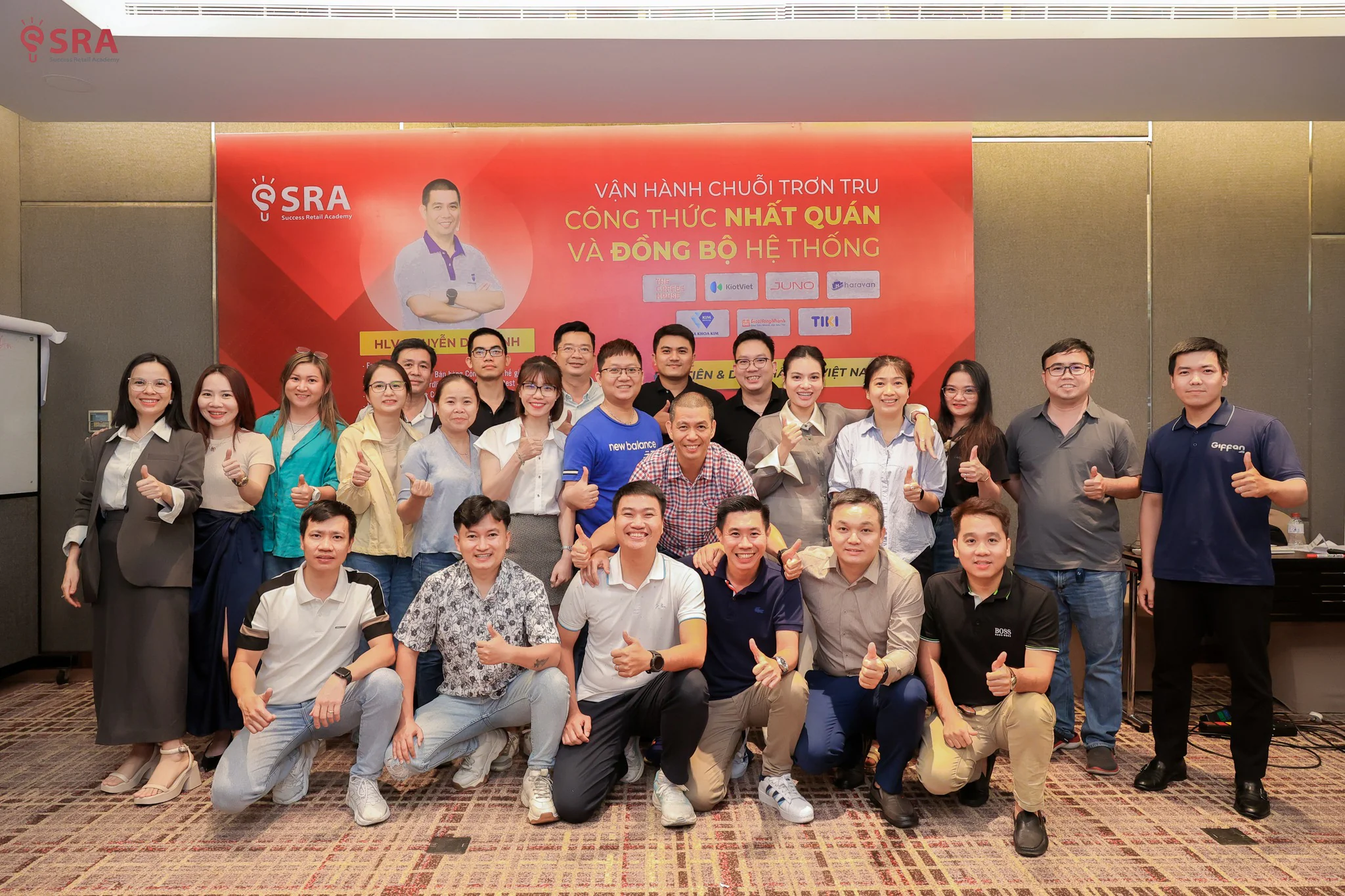 VẬN HÀNH CHUỖI TRƠN TRU: KHÓA HỌC SÔI NỔI, KỶ LUẬT, GIÀU CẢM XÚC