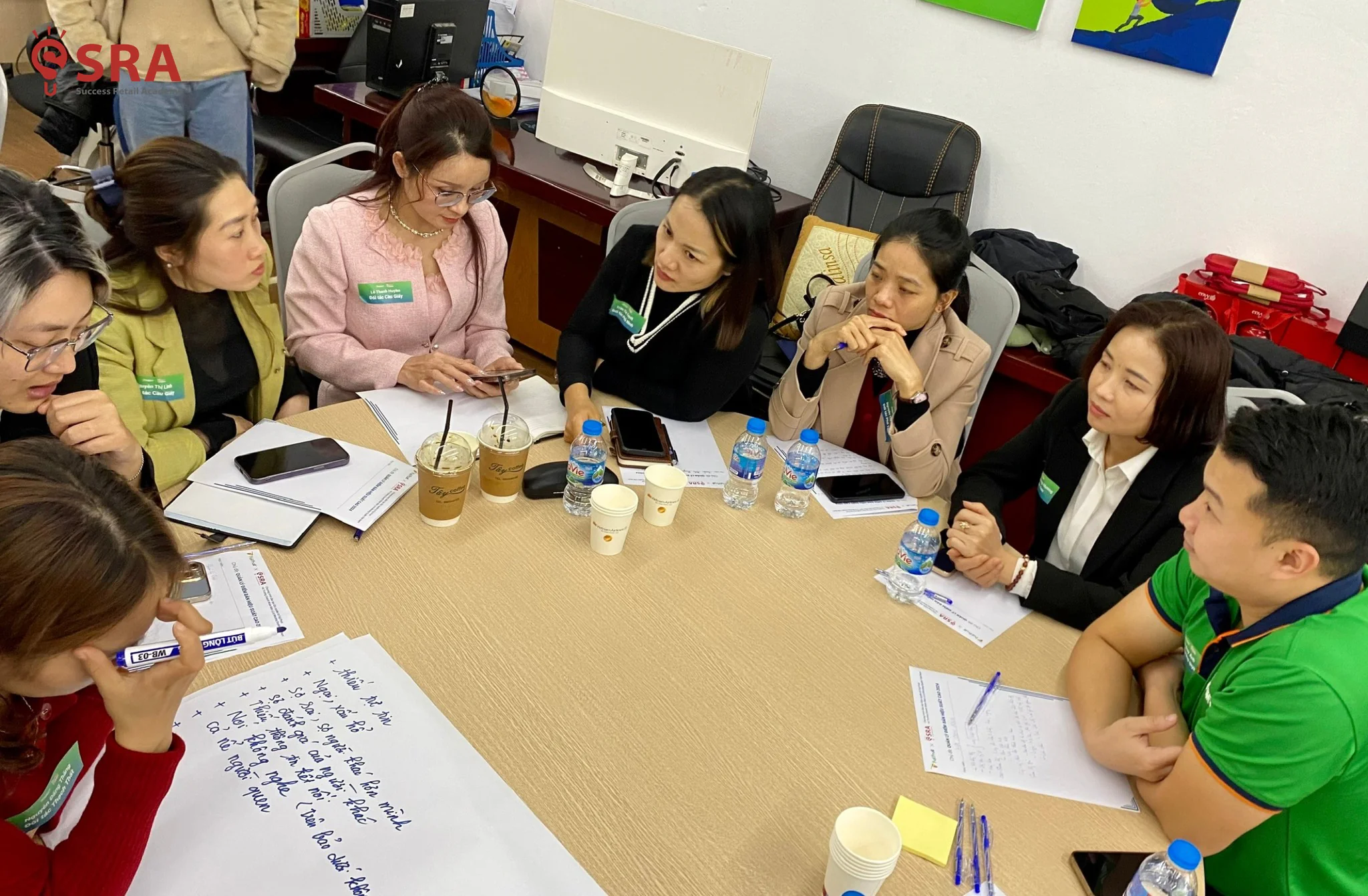 Đội ngũ Fuji Fruit chụp ảnh tập thể khi kết thúc chương trình Coaching 1:1