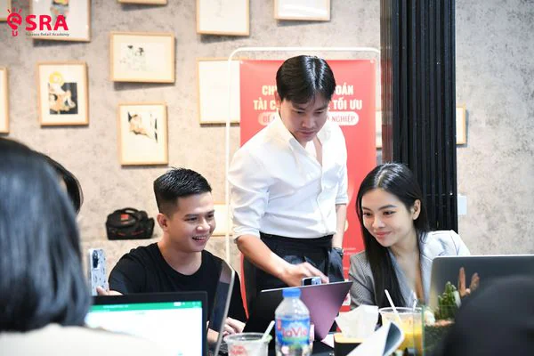 Học viên K5 thảo luận nhóm về bài toán tài chính của chuỗi