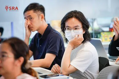 Học viên ghi chép nội dung workshop WS133 Retail Marketing