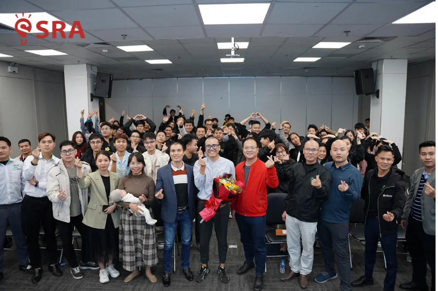 Buổi ký kết hợp tác giữa Trường Doanh nhân Sra và Hoàng Long Computer